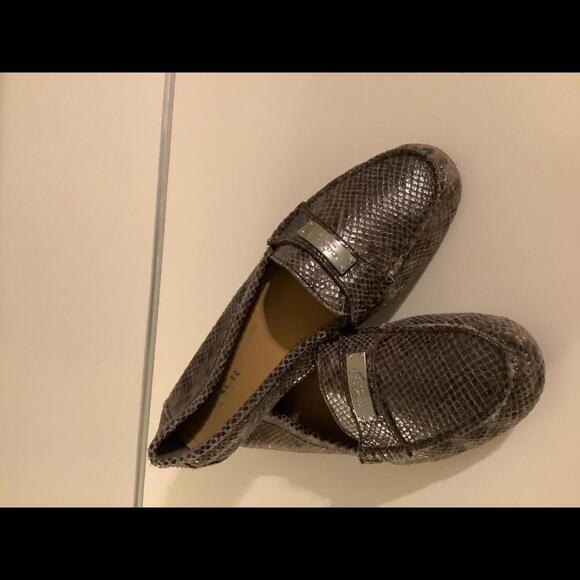 Stylish Coach Snakeskin Loafers - Size 9 - Picture 5 of 7